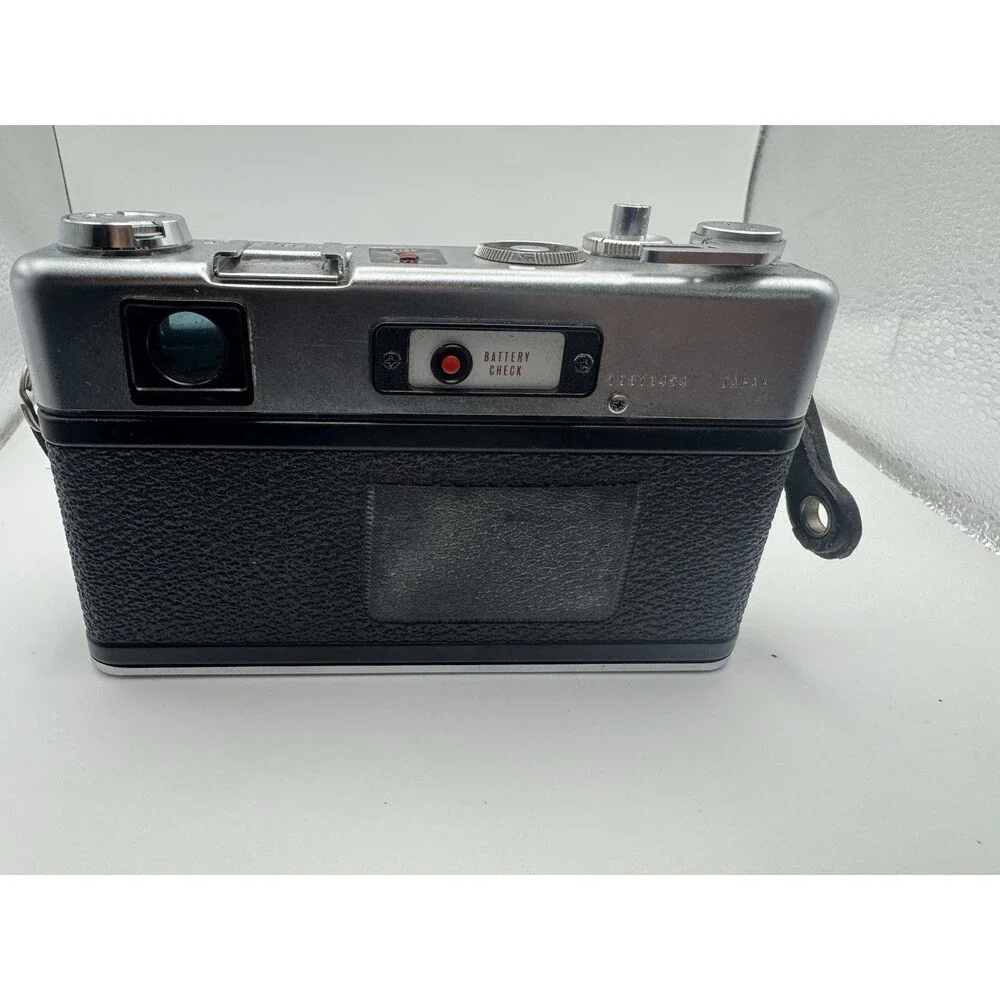 Yashica Electro 35 GS Camera Rangefinder 35mm Film Camera 45mm f/1.7 UNTESTED